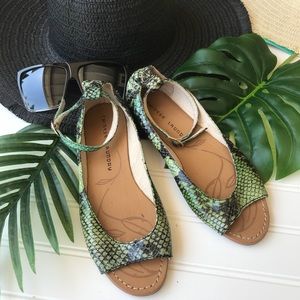 Chinese Laundry Citrus Peep Toe Flats Faux Snake